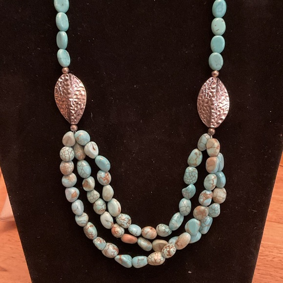 Turquoise & Silver Necklace - Picture 2 of 3